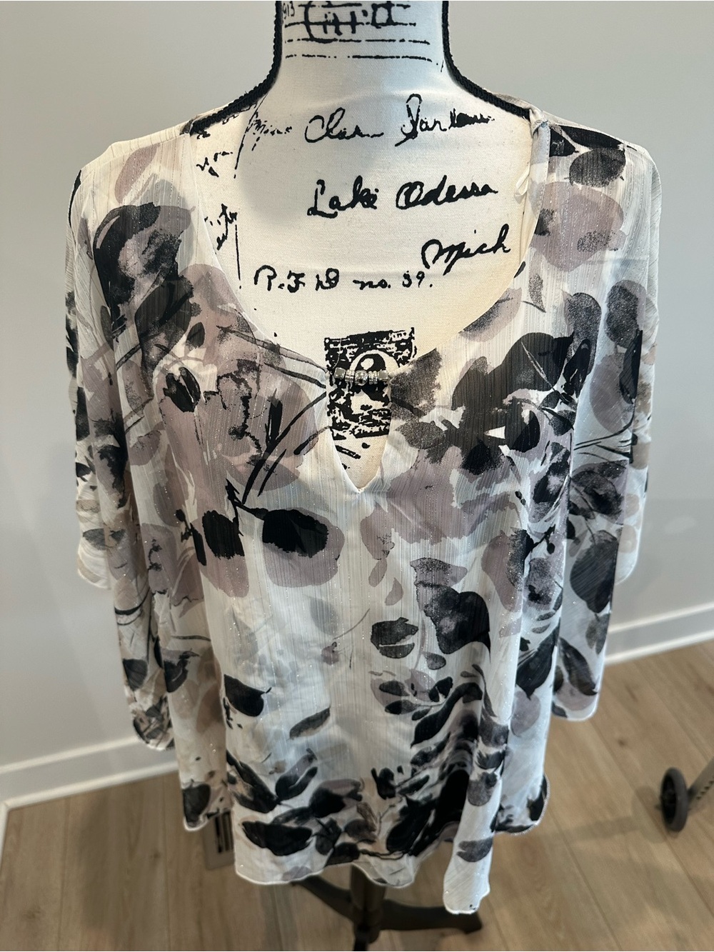 Sara Michelle Floral V-Neck - Black, Gray, White- built in tank with overlay. 3X
